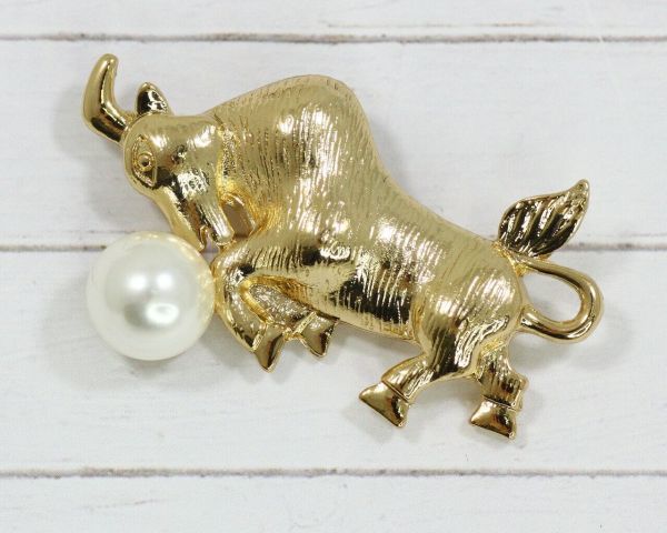 Symbol of the New Year Brooch F632073907140